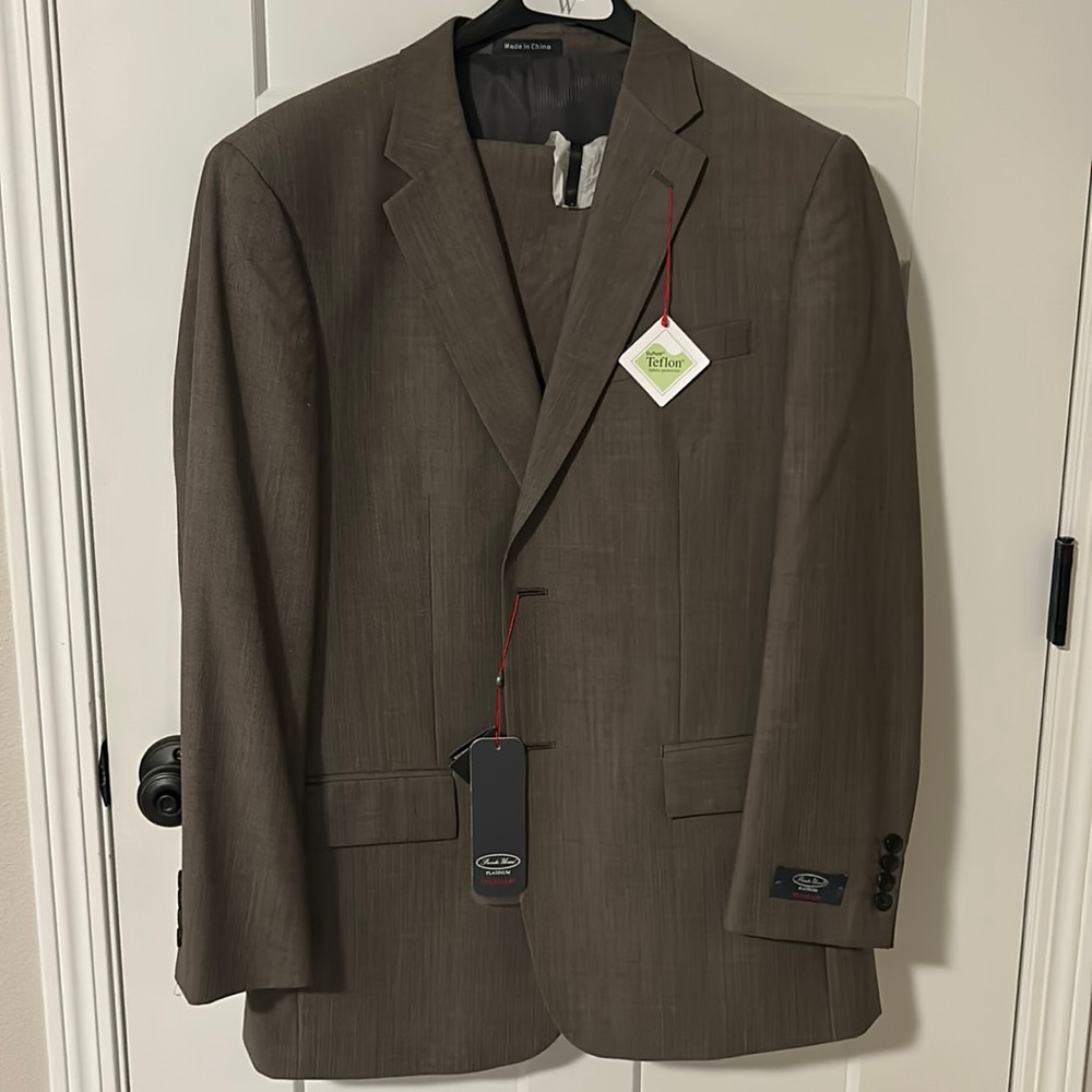 NWT Pronto Uomo Suit - Coat 42R - Pants 36R